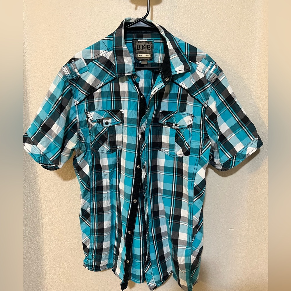 Short sleeve button down